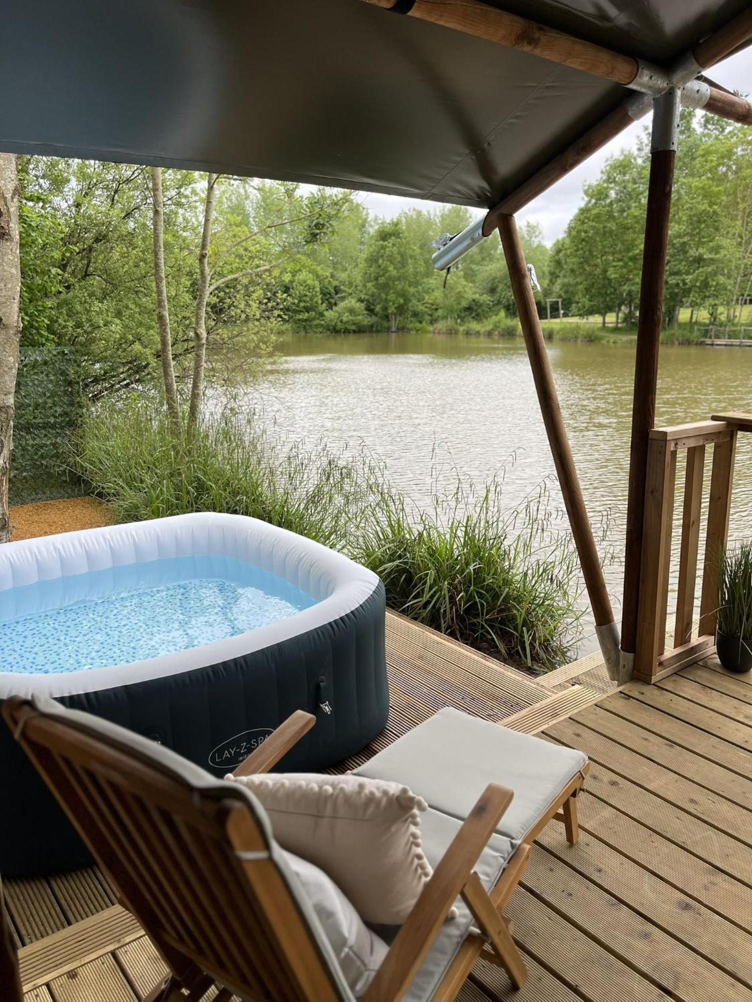 Teal Safari Tent Droitwich Ngoại thất bức ảnh